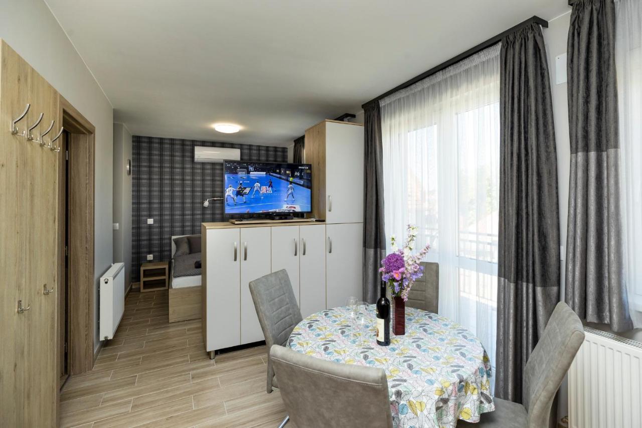 Star Apartman Eger Luaran gambar