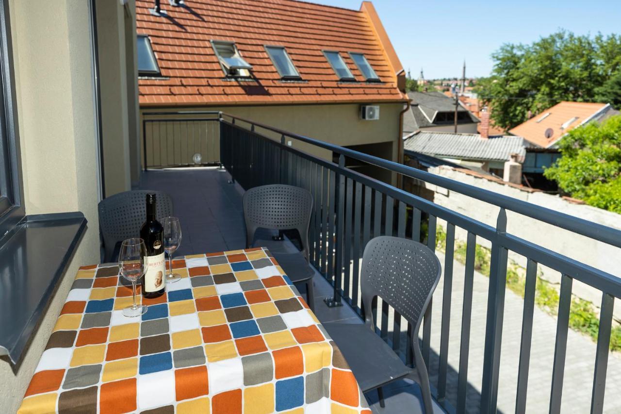 Star Apartman Eger Luaran gambar