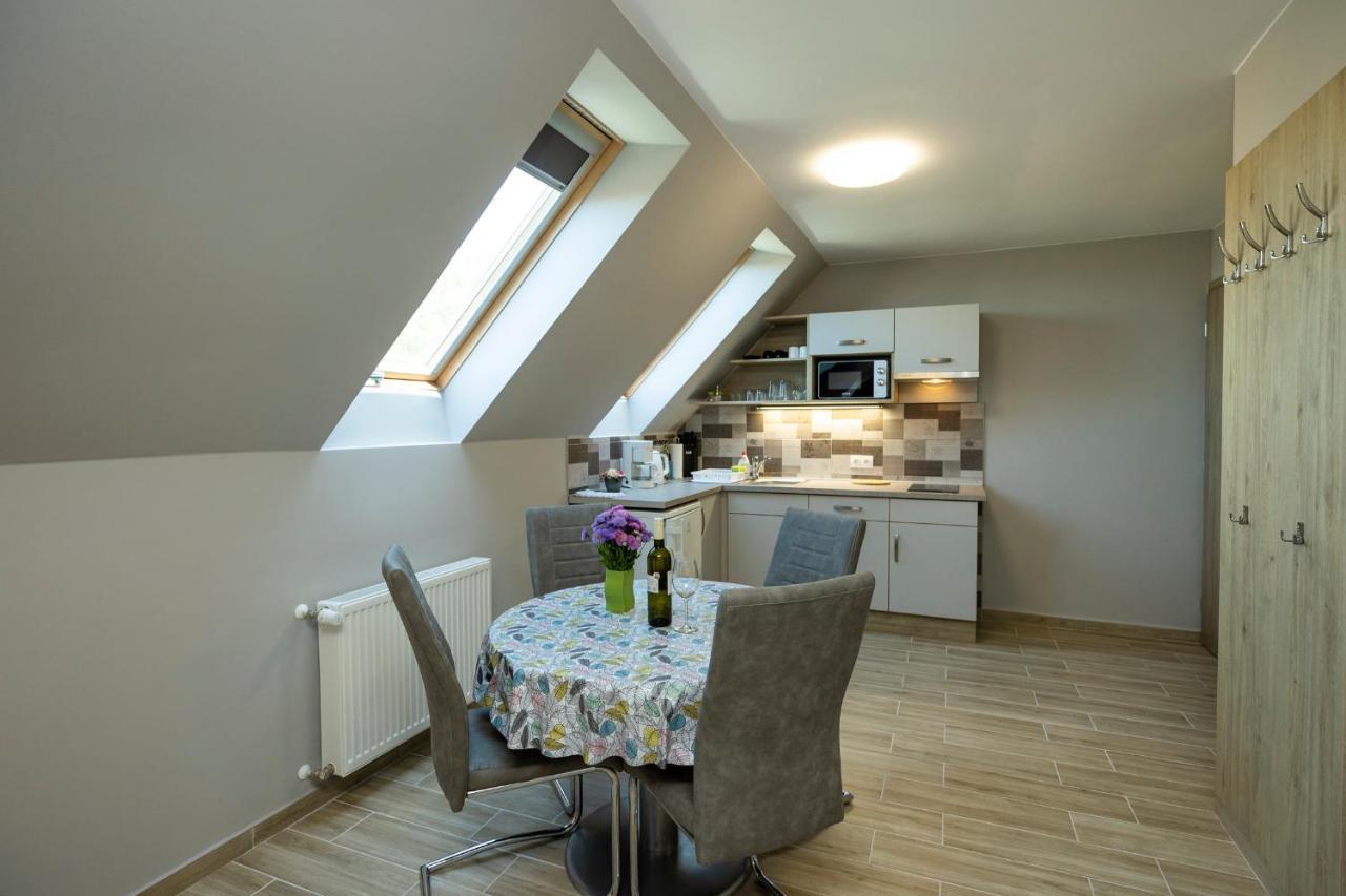 Star Apartman Eger Luaran gambar