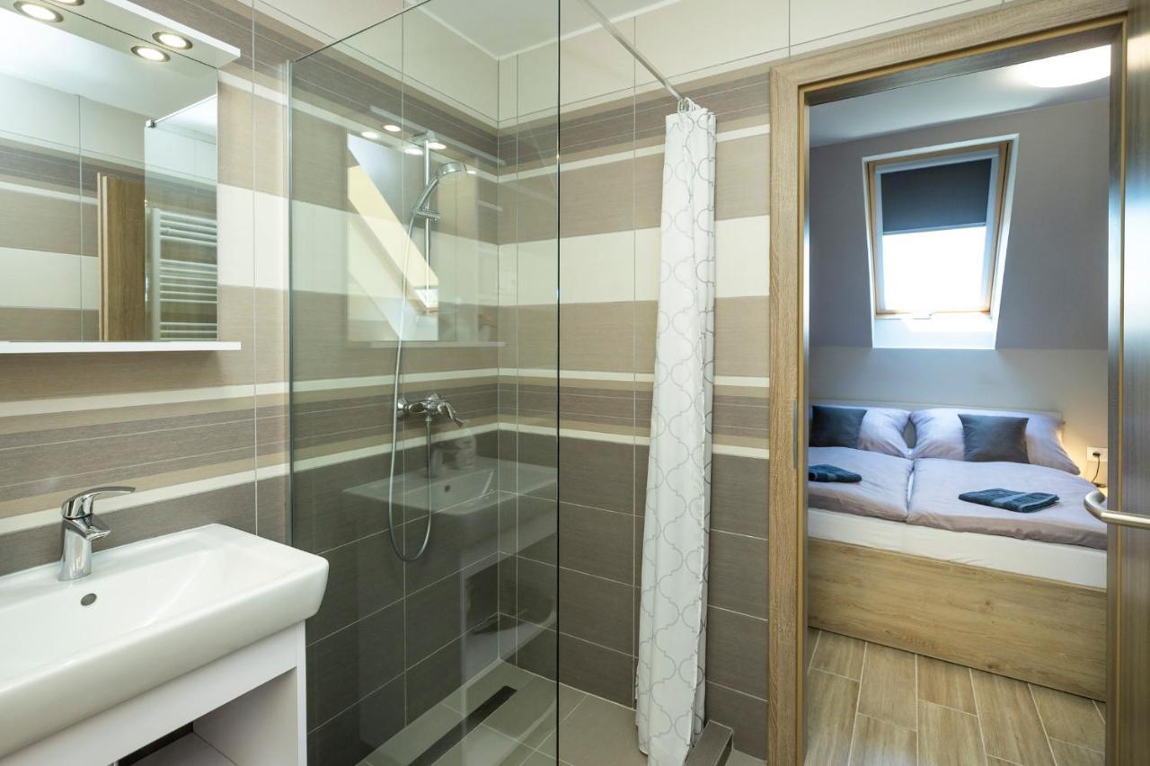 Star Apartman Eger Luaran gambar