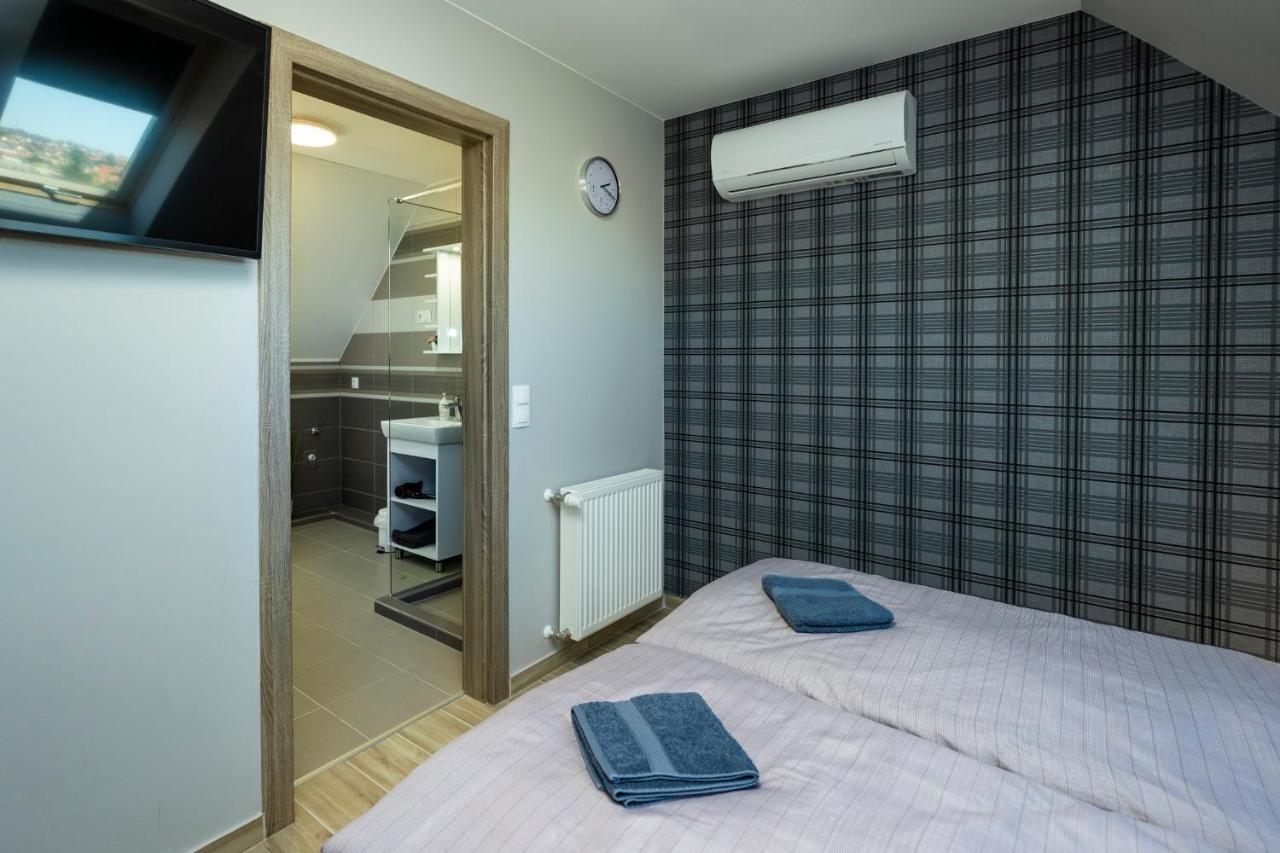 Star Apartman Eger Luaran gambar