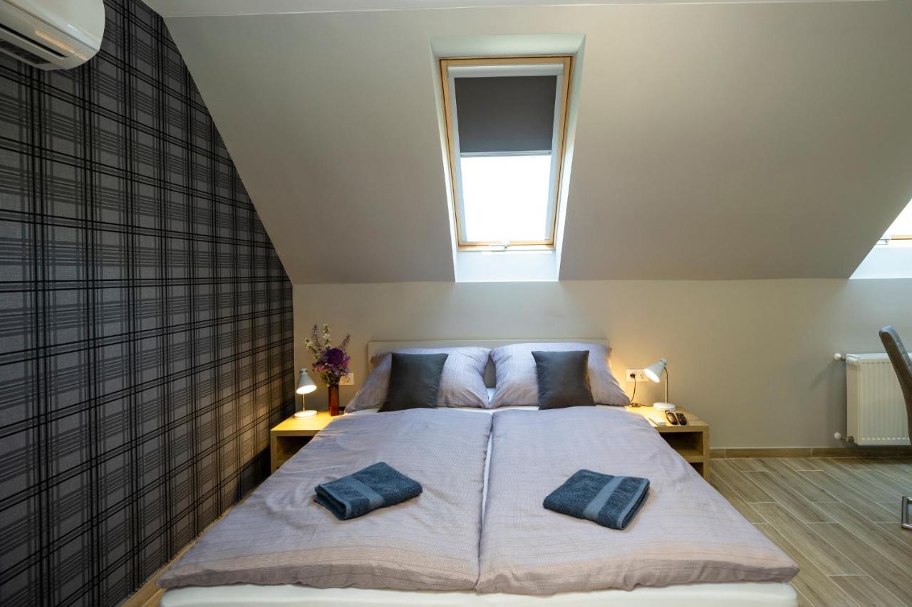 Star Apartman Eger Luaran gambar